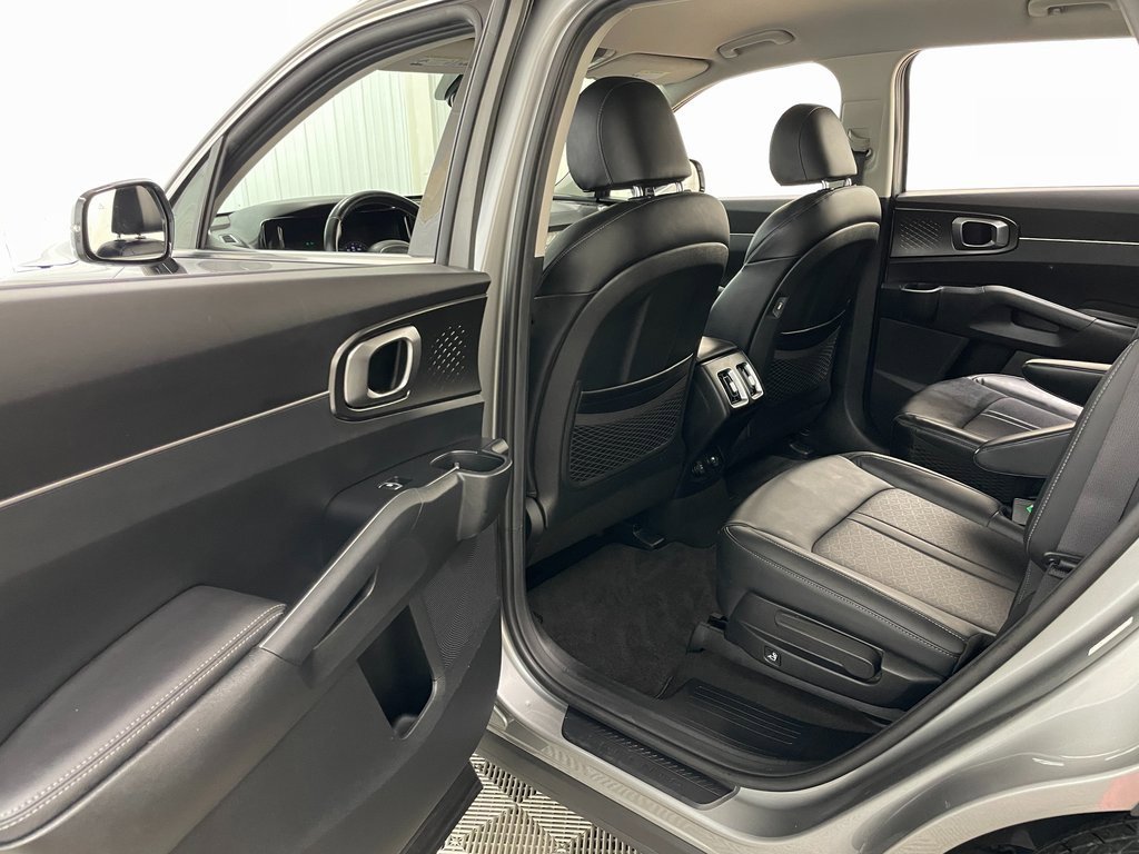 Used 2021 Kia Sorento S image 43