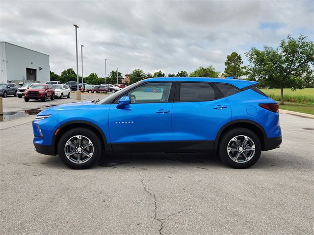 Used 2025 Chevrolet Blazer LT image 4