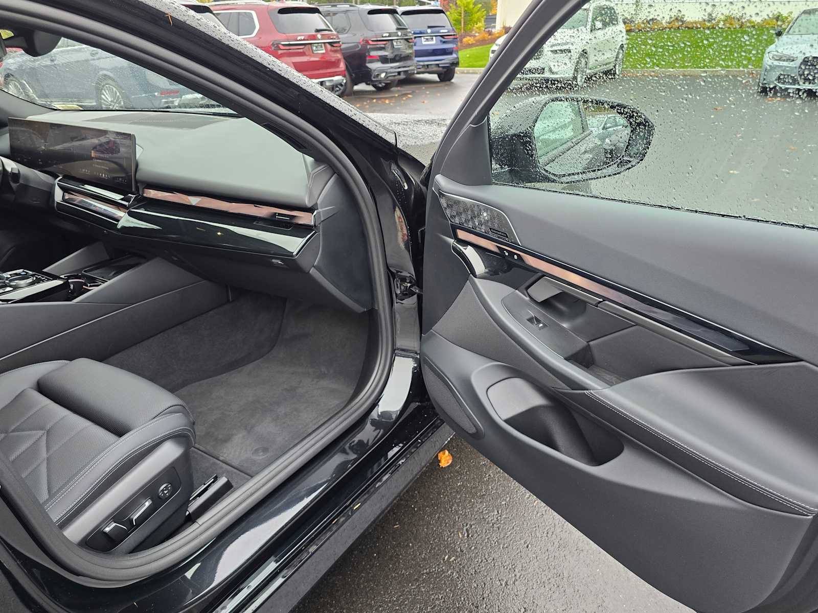 Used 2024 BMW i5 eDrive40i w/ M Sport Package image 12