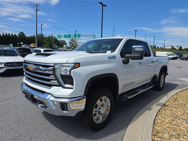Used 2024 Chevrolet Silverado 2500 High Country w/ Technology Package AWD/4WD image 7