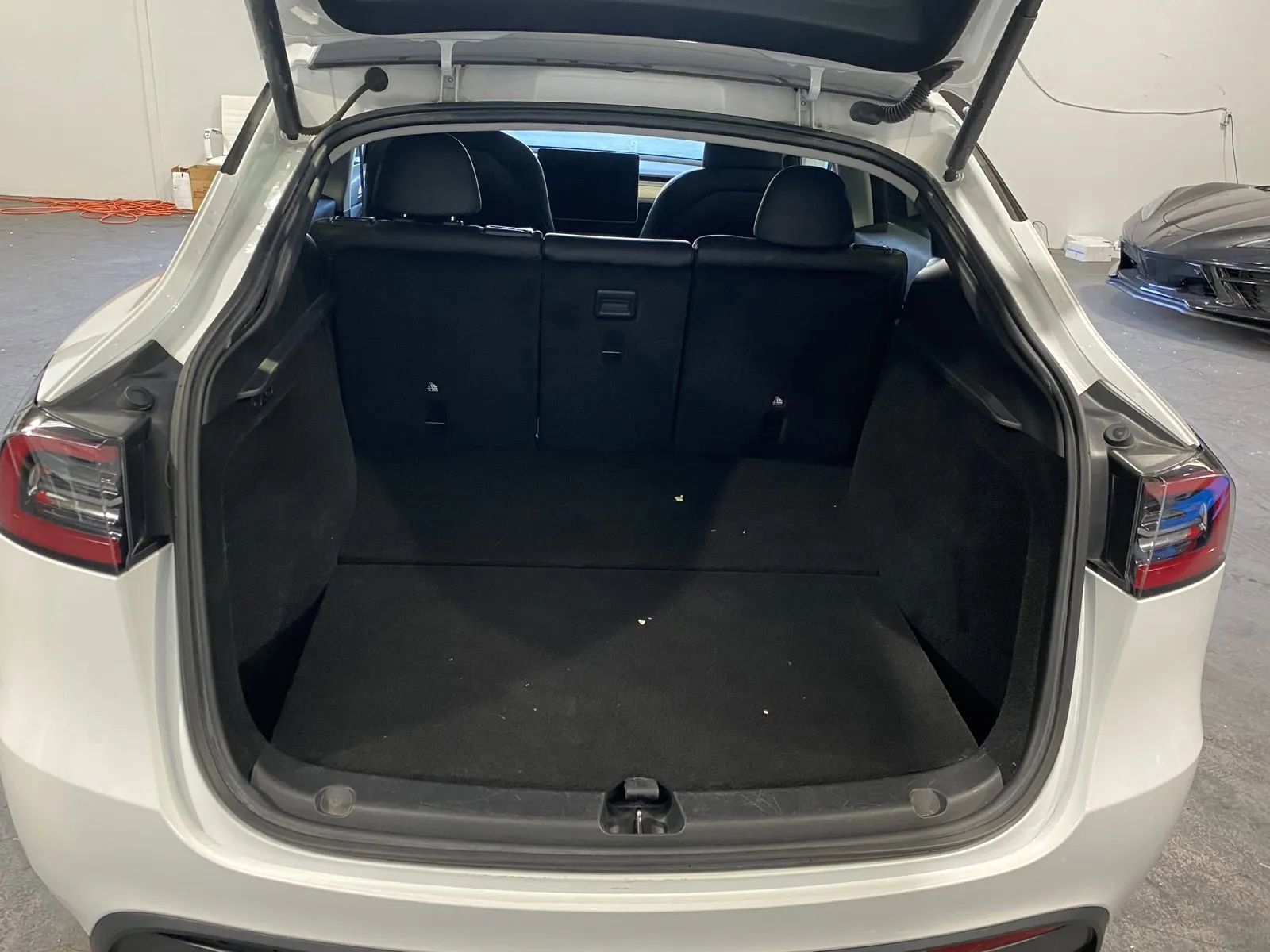 Used 2023 Tesla Model Y Long Range image 8