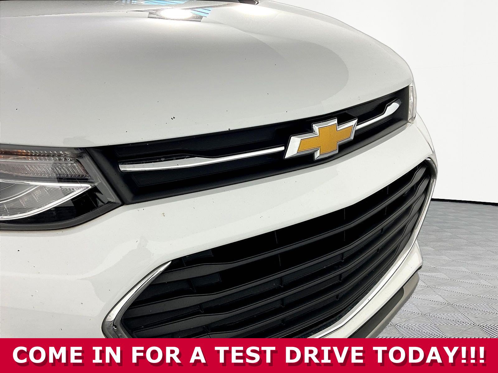 Used 2022 Chevrolet Trax LT w/ LT Convenience Package AWD/4WD image 27