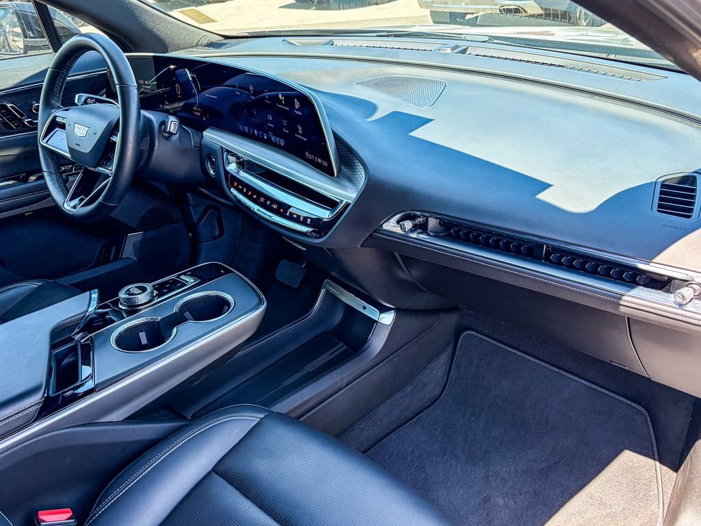 Certified 2024 Cadillac Lyriq Luxury RWD image 30