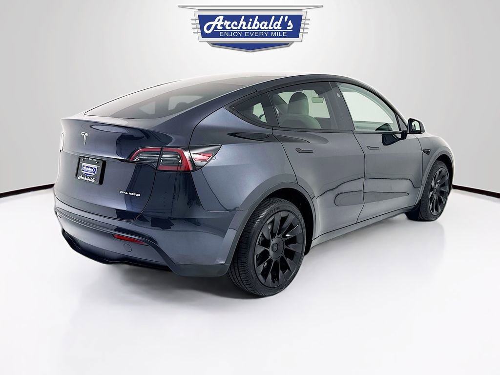 Used 2024 Tesla Model Y Long Range AWD/4WD image 7