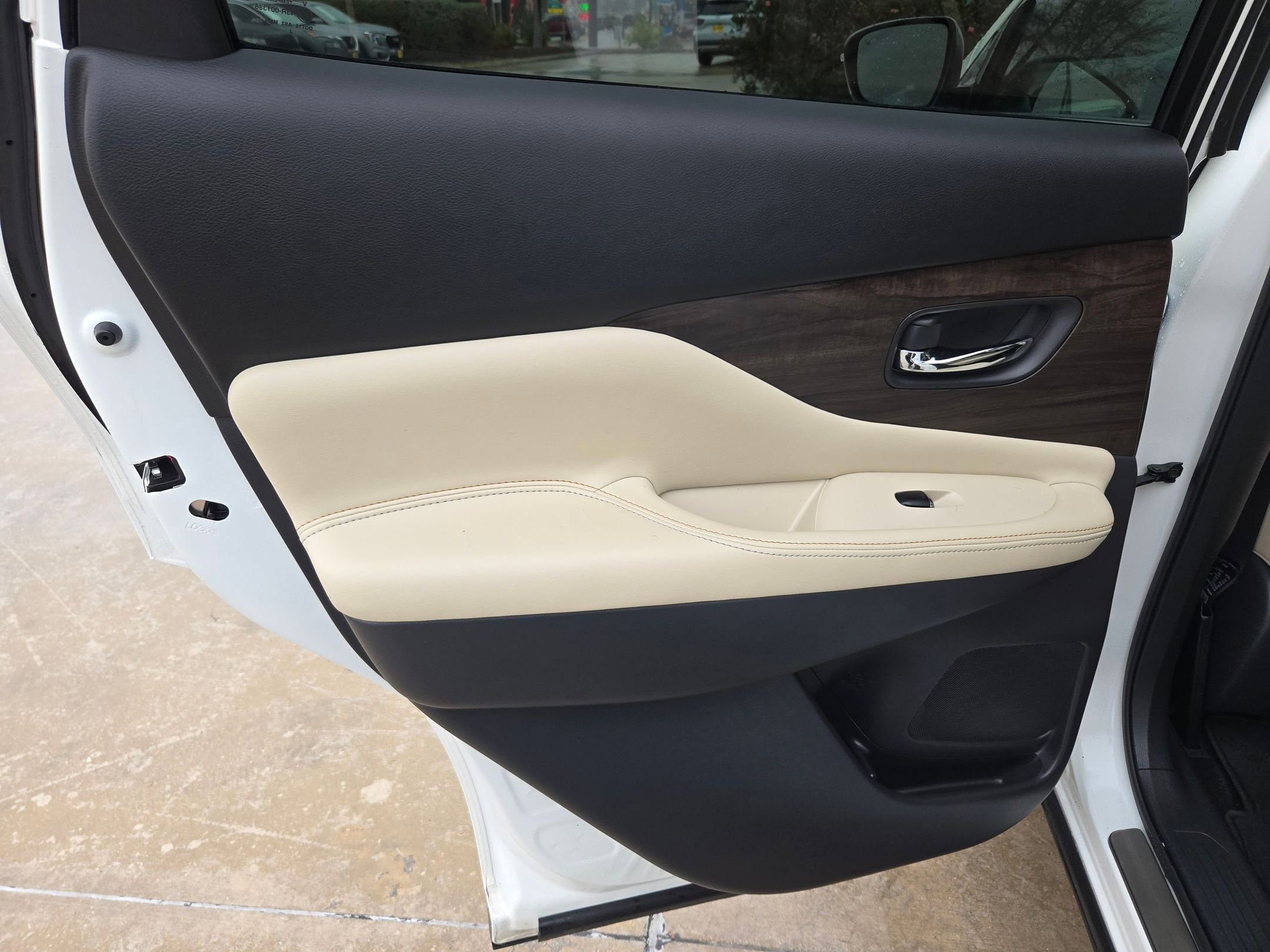 Certified 2024 Nissan Murano Platinum w/ Cargo Package image 15