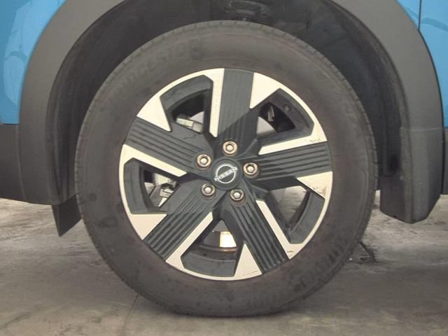 Used 2025 Nissan Kicks SR FWD image 8
