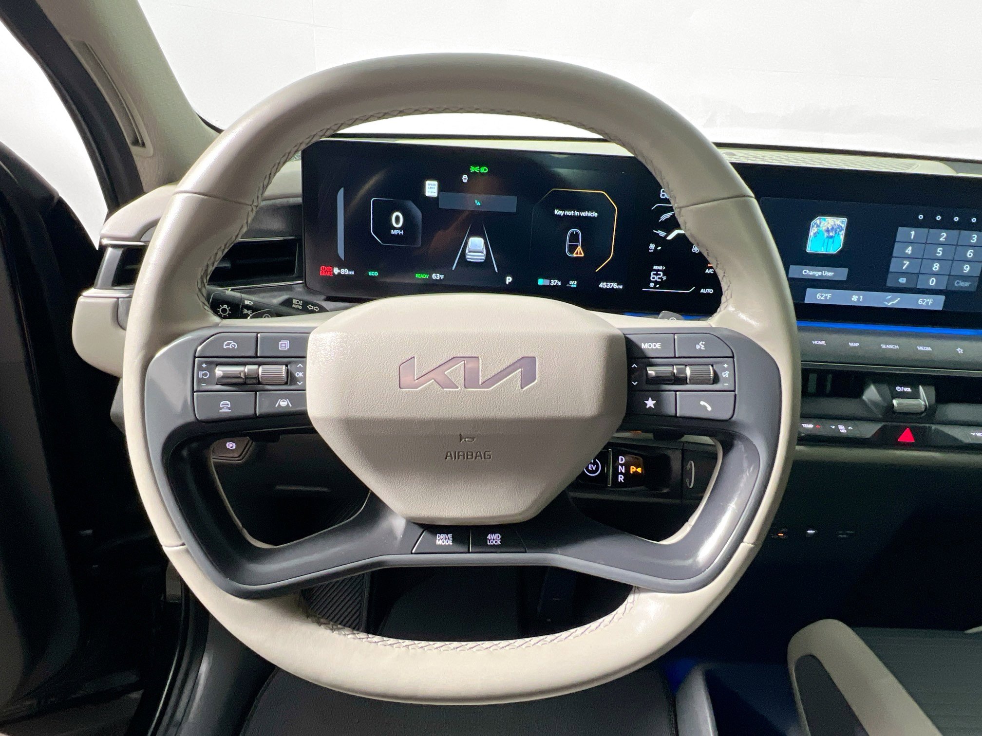 Used 2024 Kia EV9 Land image 16
