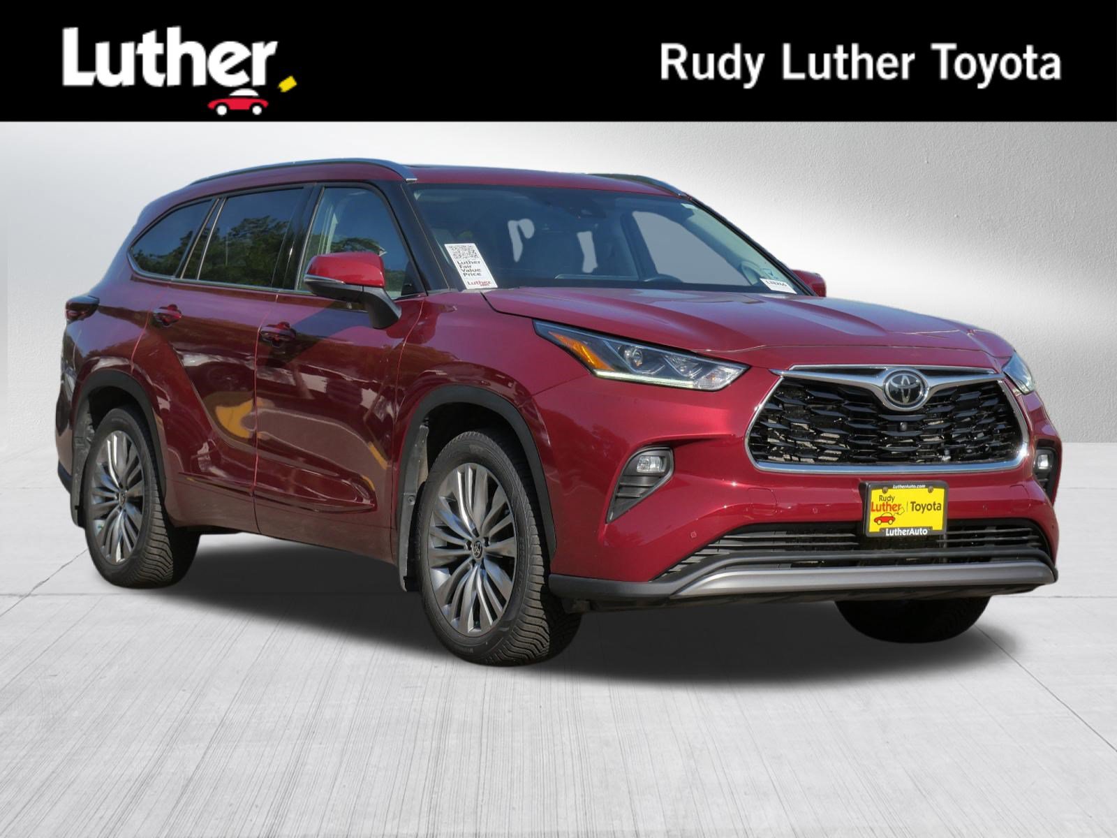 Used 2022 Toyota Highlander Platinum AWD/4WD image 1