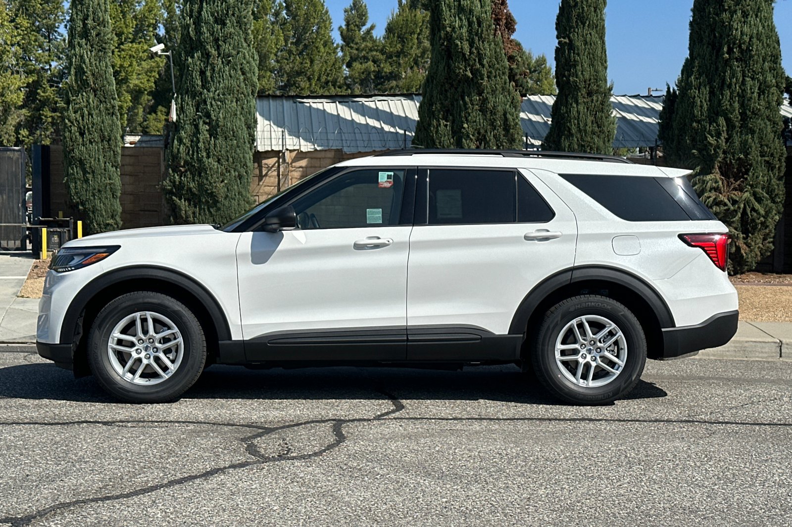New 2027 Ford Explorer Active RWD image 7