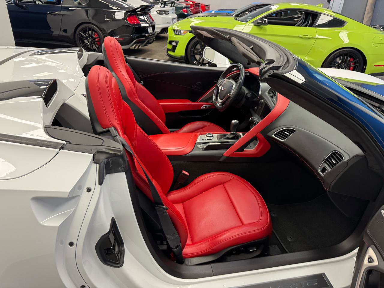 Used 2015 Chevrolet Corvette Z06 w/ 3LZ Preferred Equipment Group image 15