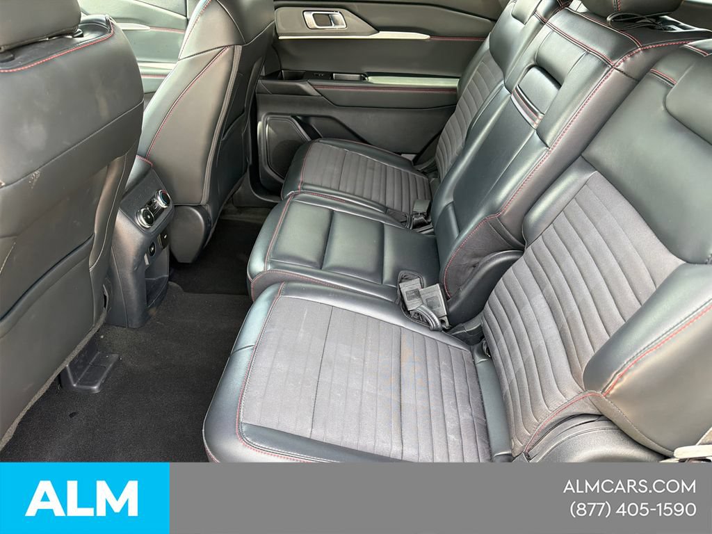 Used 2025 Ford Explorer ST-Line w/ ST-Line Street Pack AWD/4WD image 21