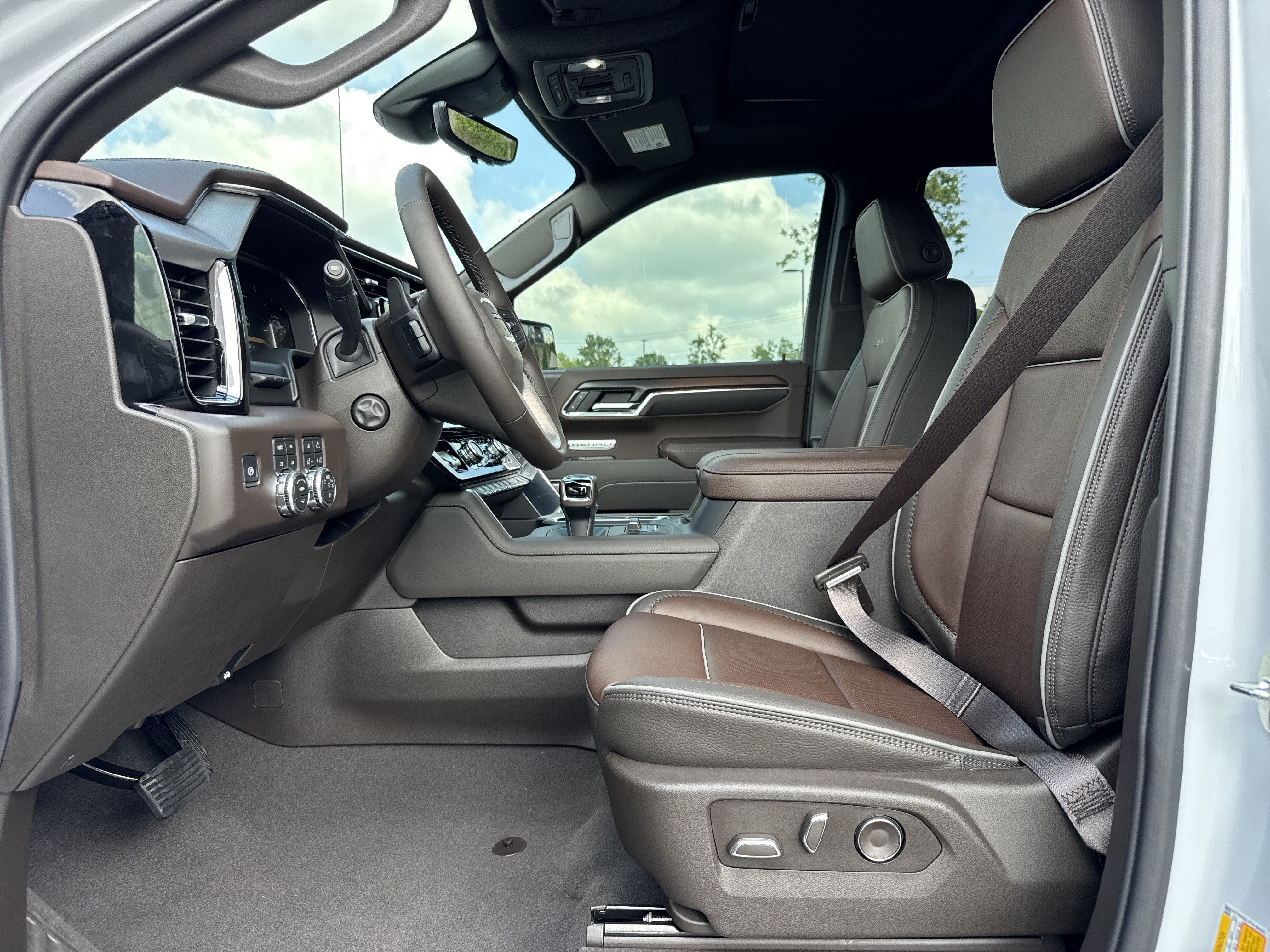 New 2026 GMC Sierra 1500 Denali w/ Denali Reserve Package AWD/4WD image 17