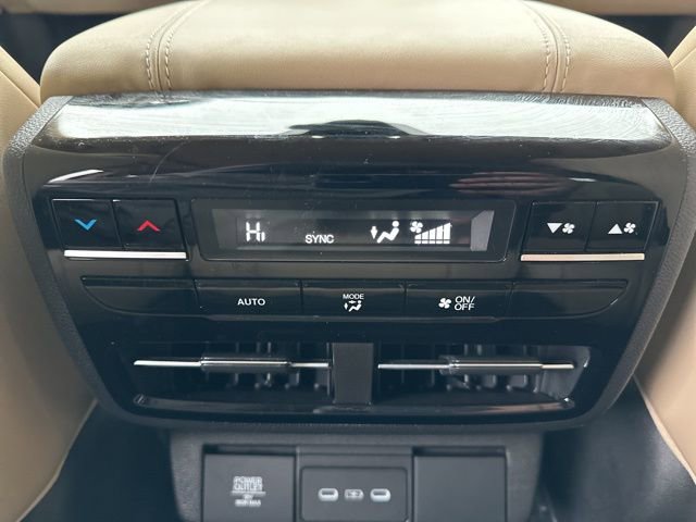 Used 2025 Acura MDX SH-AWD w/ Technology Package image 17