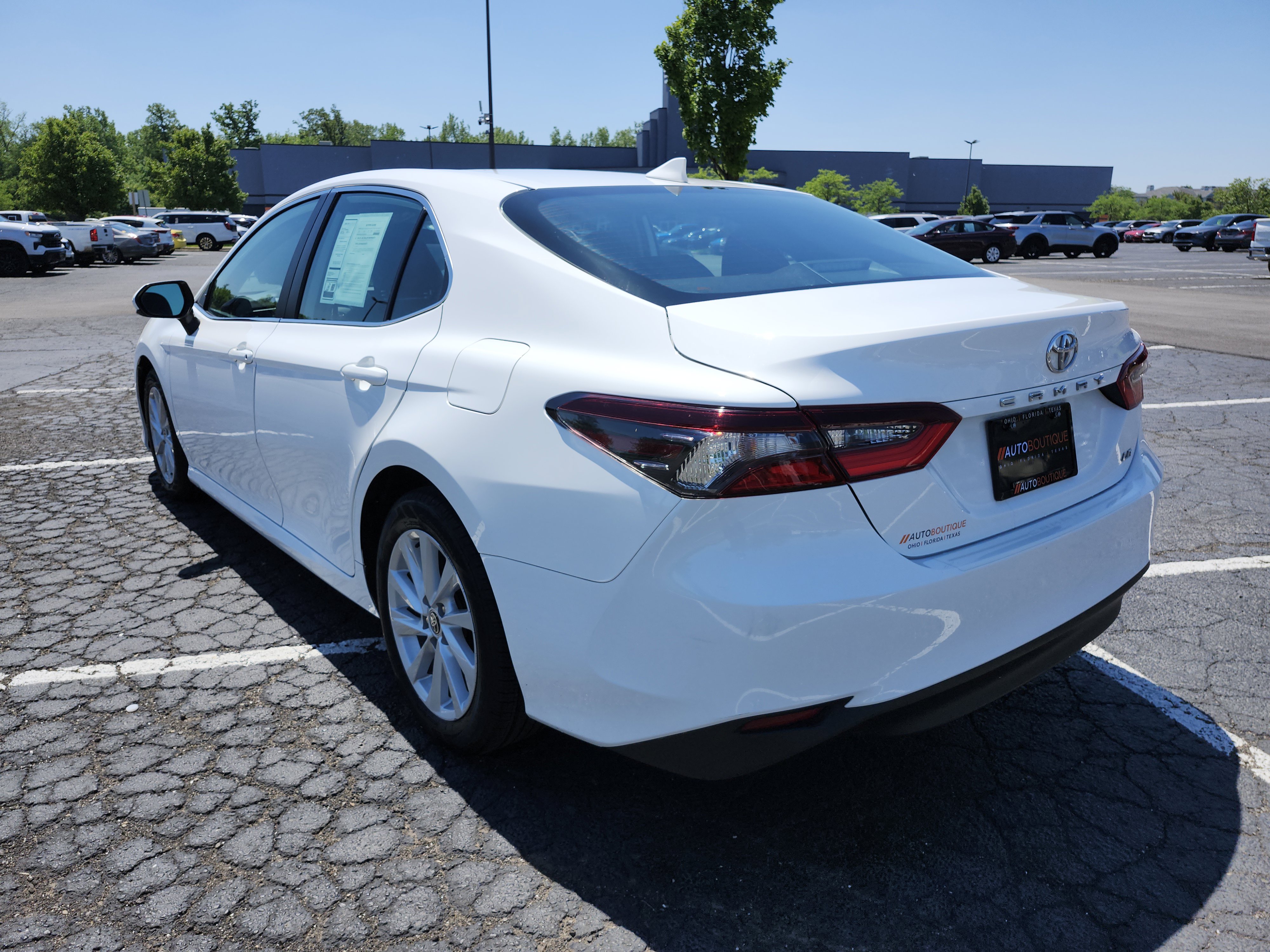 Used 2021 Toyota Camry LE FWD image 13