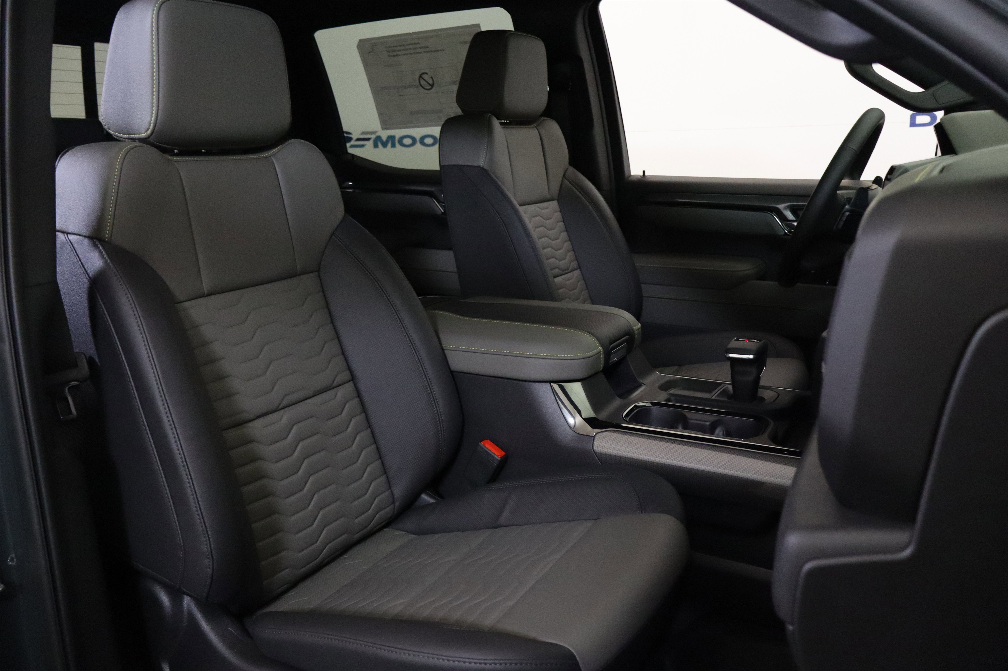 New 2026 Chevrolet Silverado 1500 ZR2 w/ Dark Appearance Package image 19