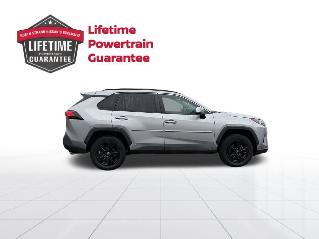 Used 2022 Toyota RAV4 LE image 6