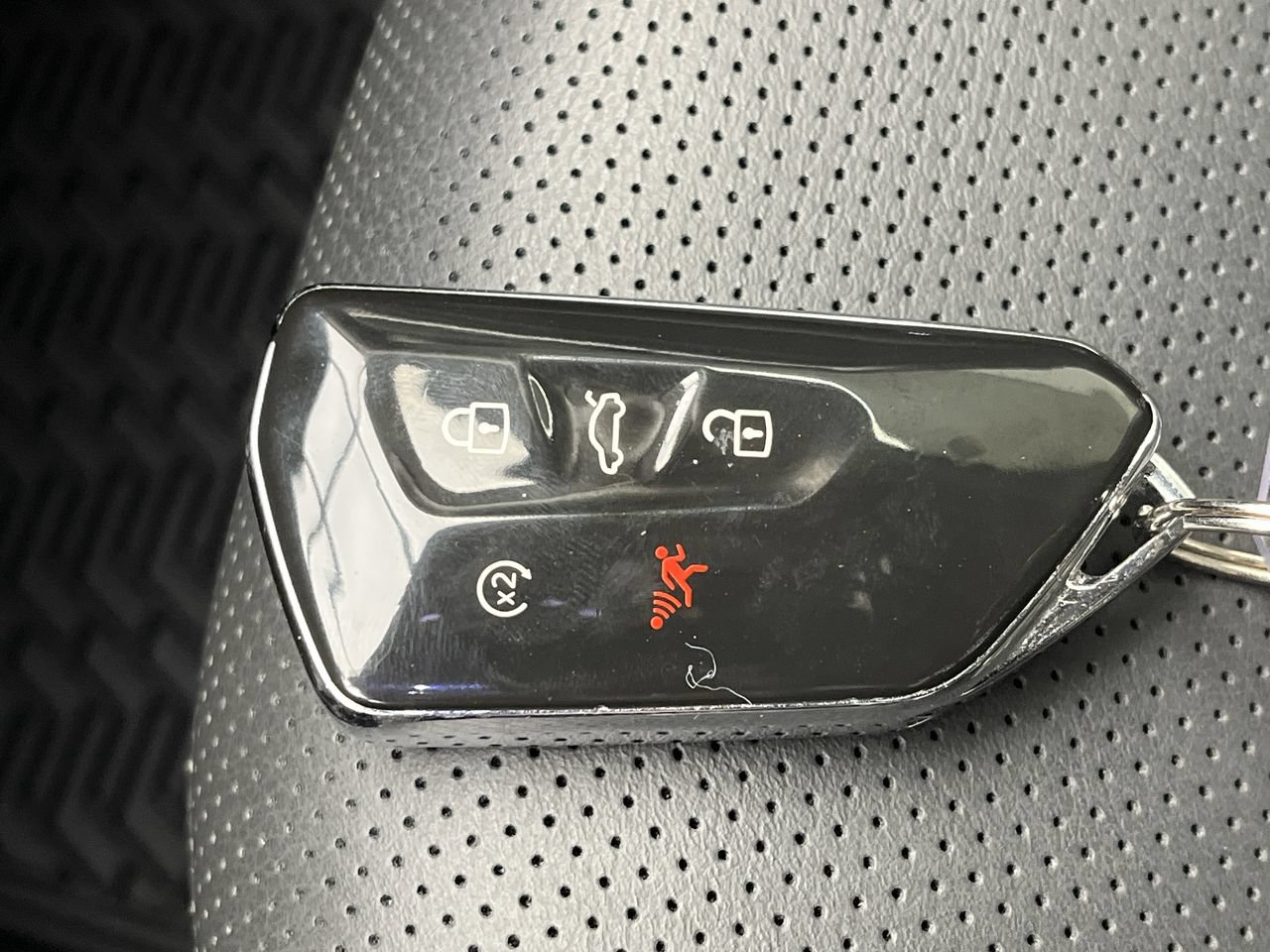 Used 2024 Volkswagen Atlas SEL Premium R-Line AWD/4WD image 31