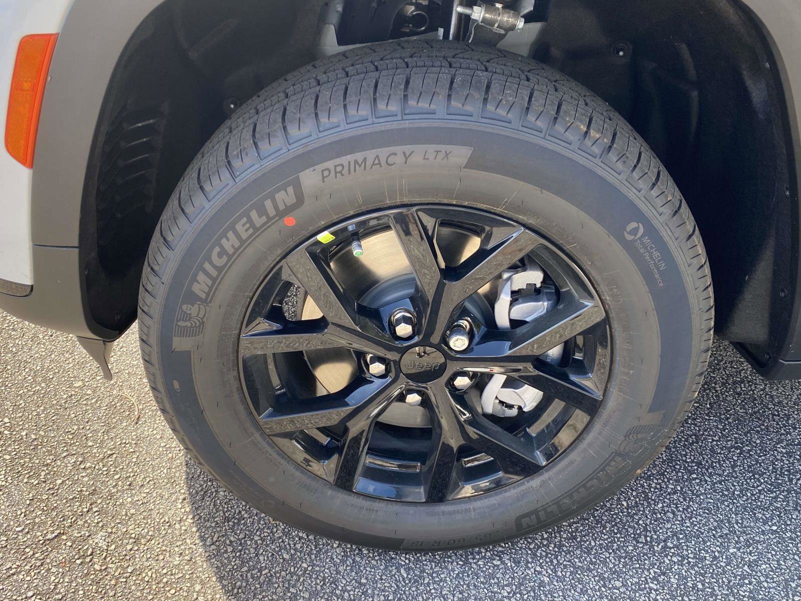 New 2025 Jeep Grand Cherokee L Altitude image 16