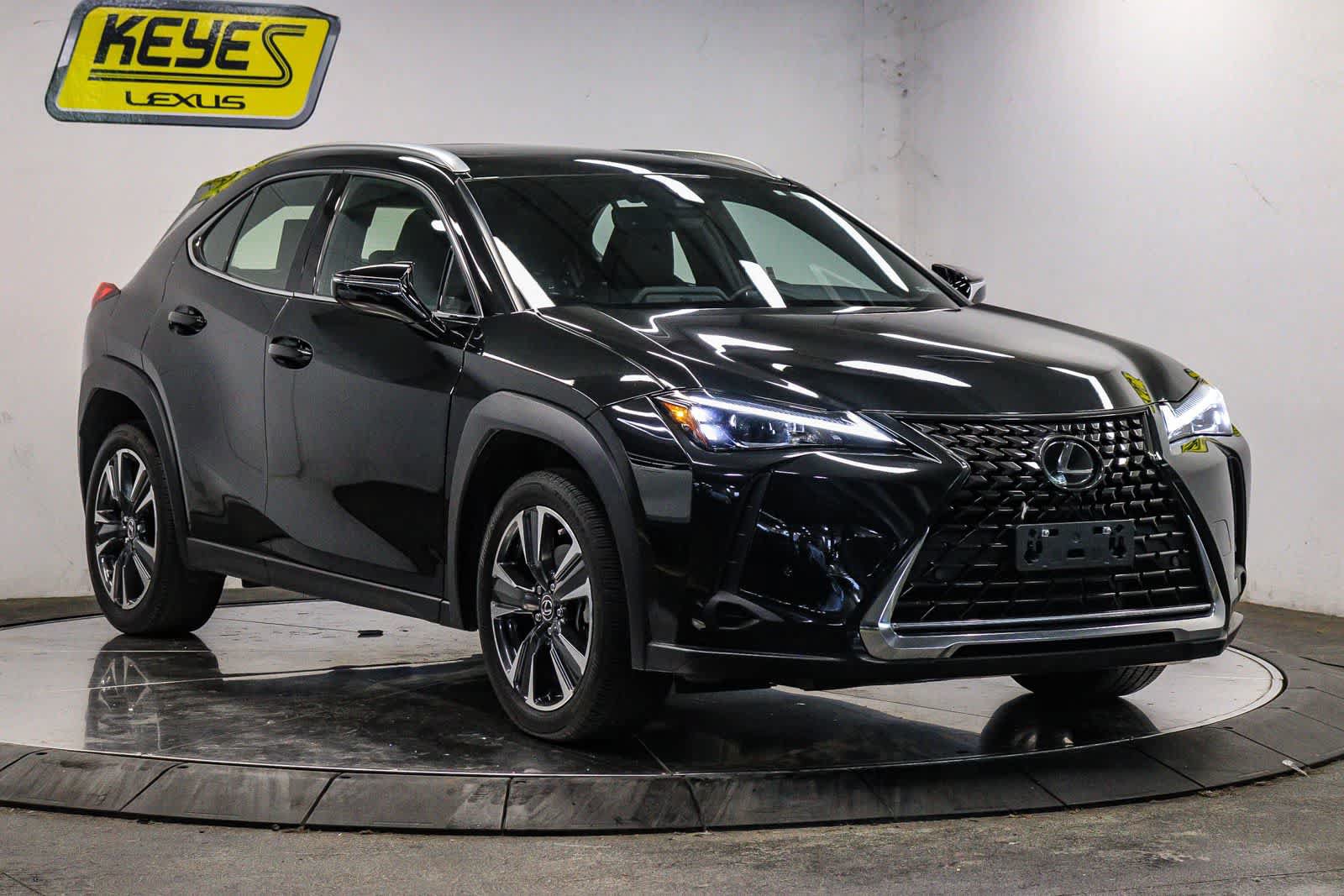 Certified 2023 Lexus UX 250h FWD w/ Accessory Package (Z2) image 5