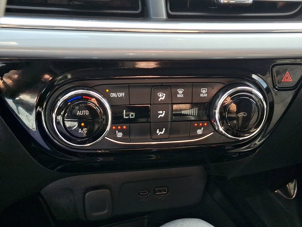 Certified 2024 Chevrolet Trax LT w/ Sunroof Package FWD image 16