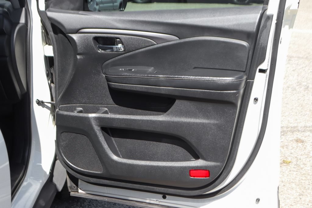 Used 2017 Honda Ridgeline RTL-T image 38