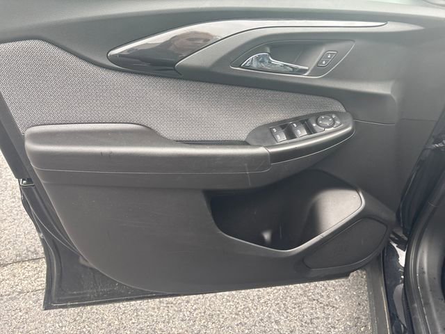 Used 2021 Chevrolet TrailBlazer LS w/ LPO, Blackout Package AWD/4WD image 15