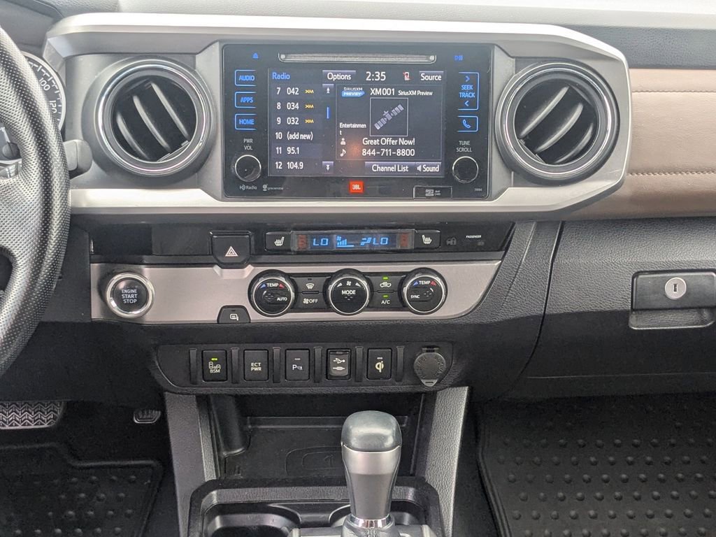Used 2016 Toyota Tacoma Limited w/ Towing Package image 18