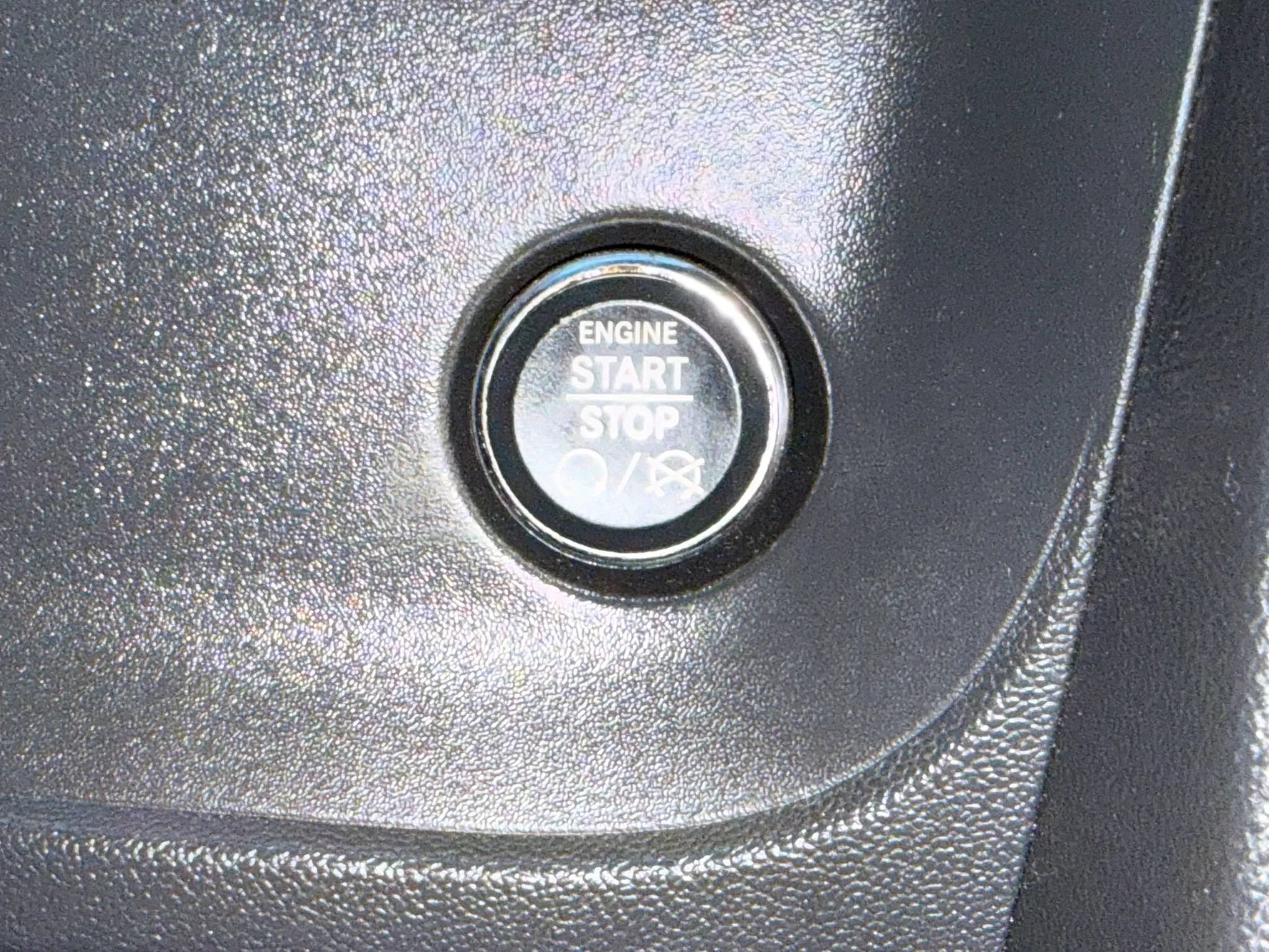 Used 2011 Dodge Challenger R/T w/ Electronics Convenience Group RWD image 34