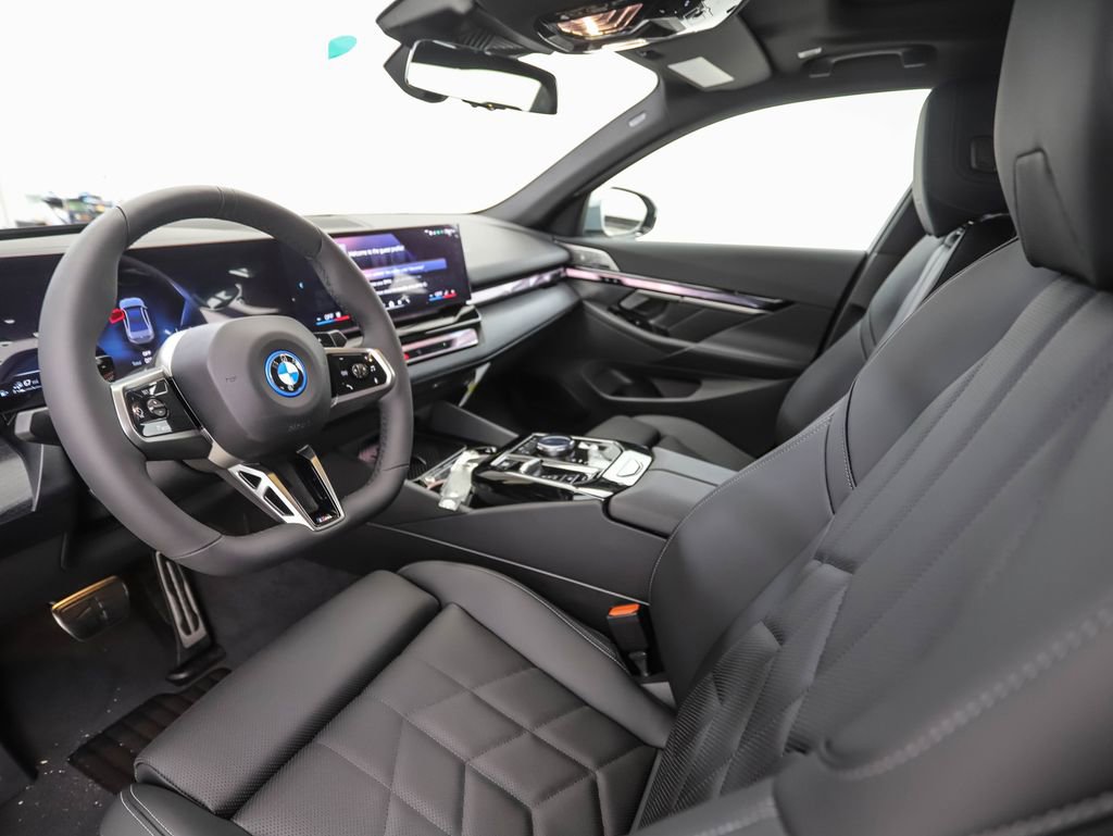 New 2026 BMW 550e xDrive image 11