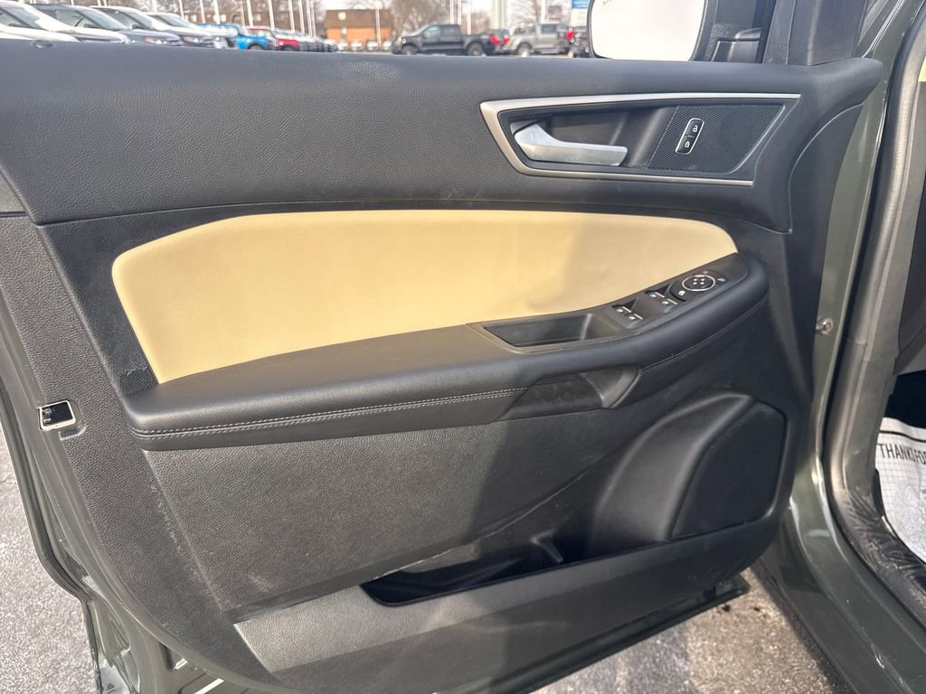 Used 2024 Ford Edge SEL image 25