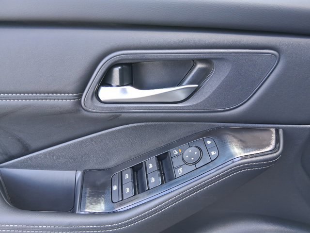 New 2026 Nissan Rogue Dark Armor FWD image 10