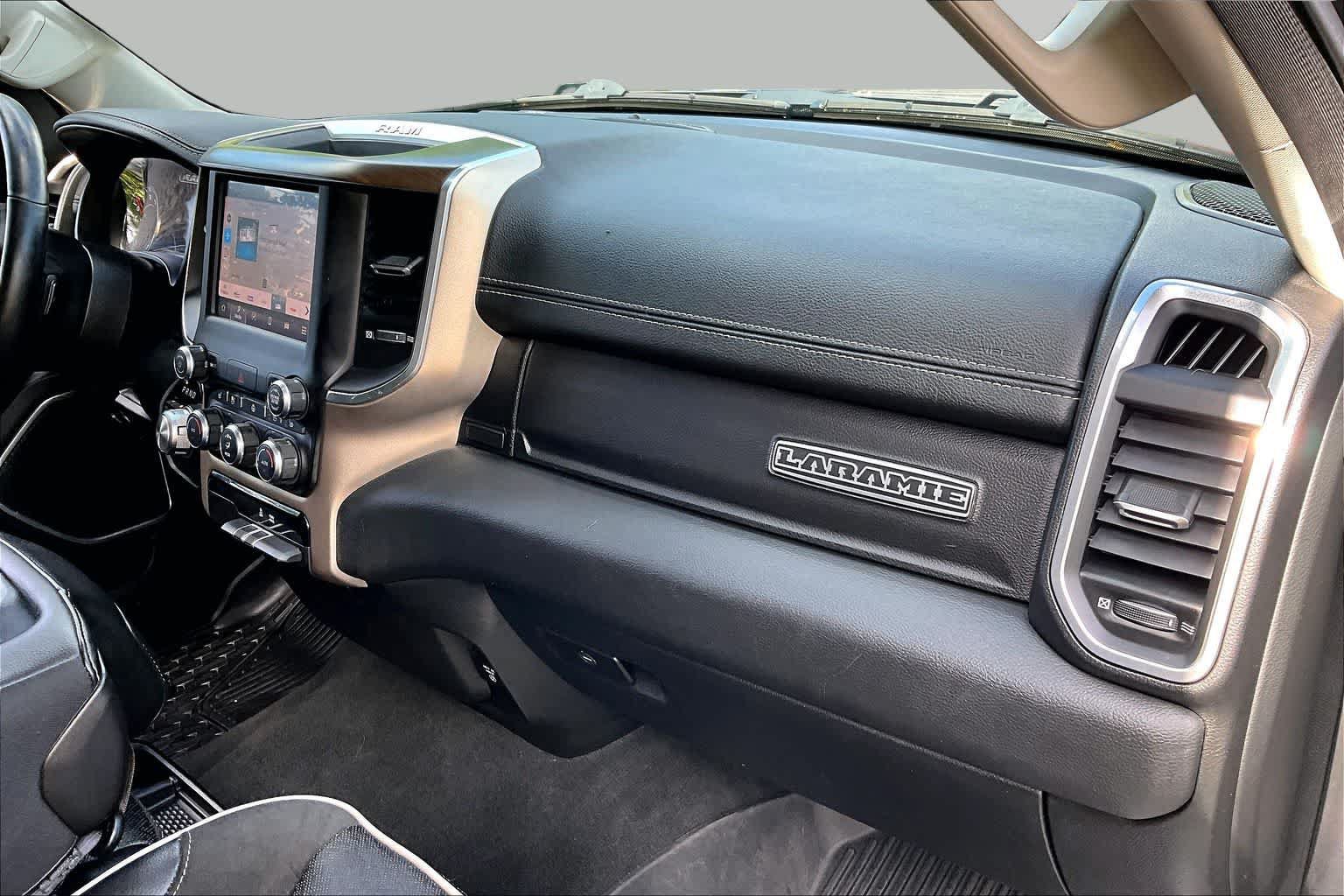 Used 2022 RAM 1500 Laramie AWD/4WD image 17