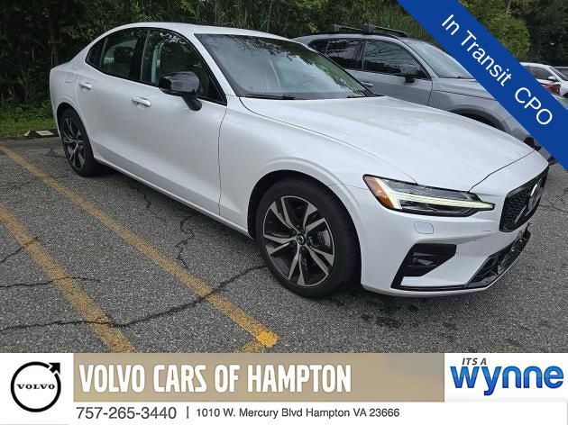 Used 2025 Volvo S60 B5 Core AWD/4WD image 3