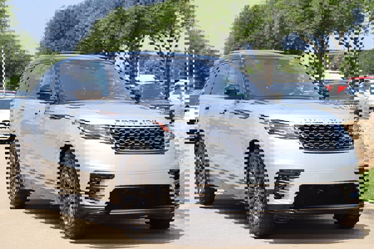 Used 2018 Land Rover Range Rover Velar R-Dynamic SE image 2