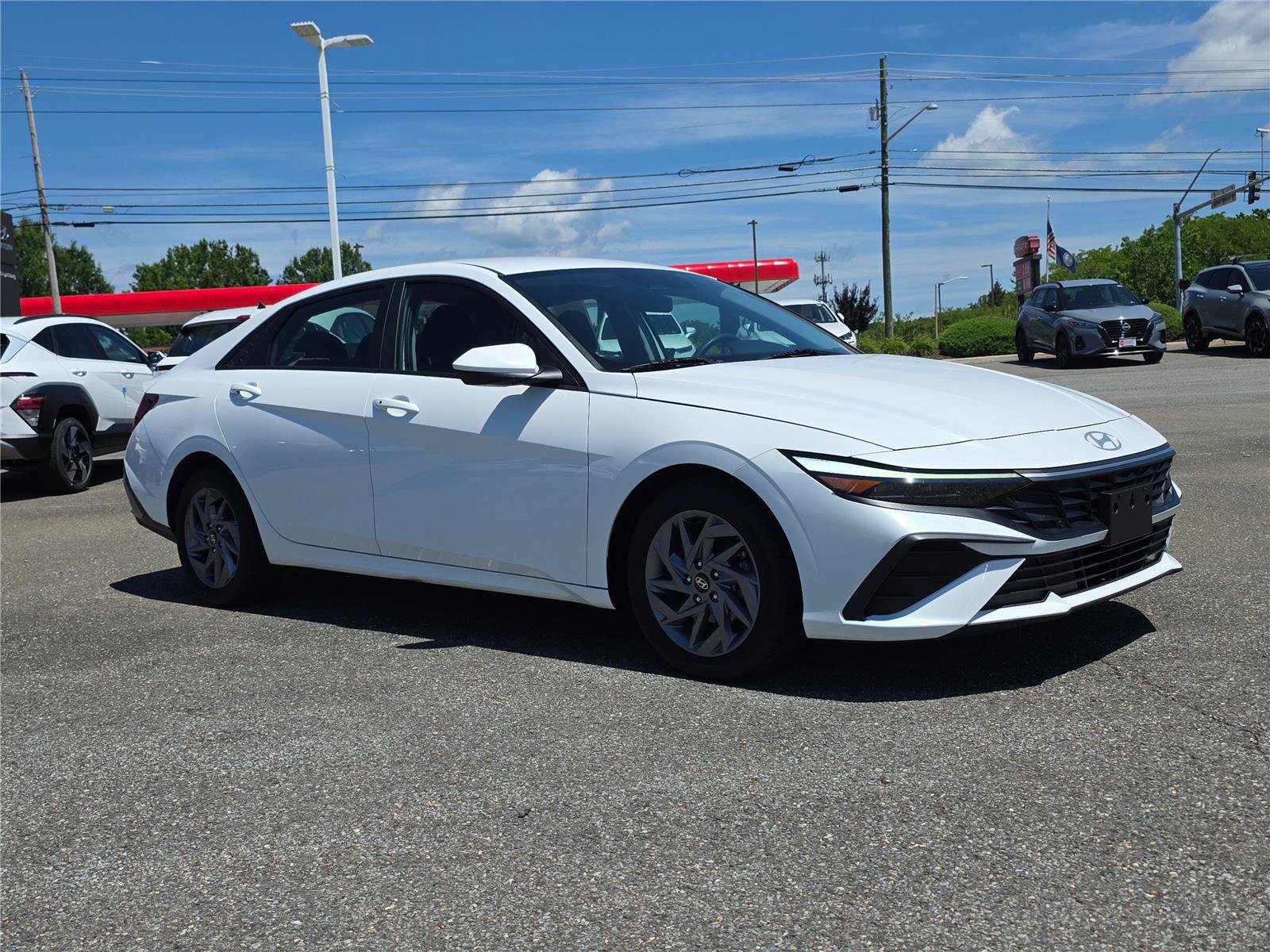 Certified 2024 Hyundai Elantra SEL FWD image 2
