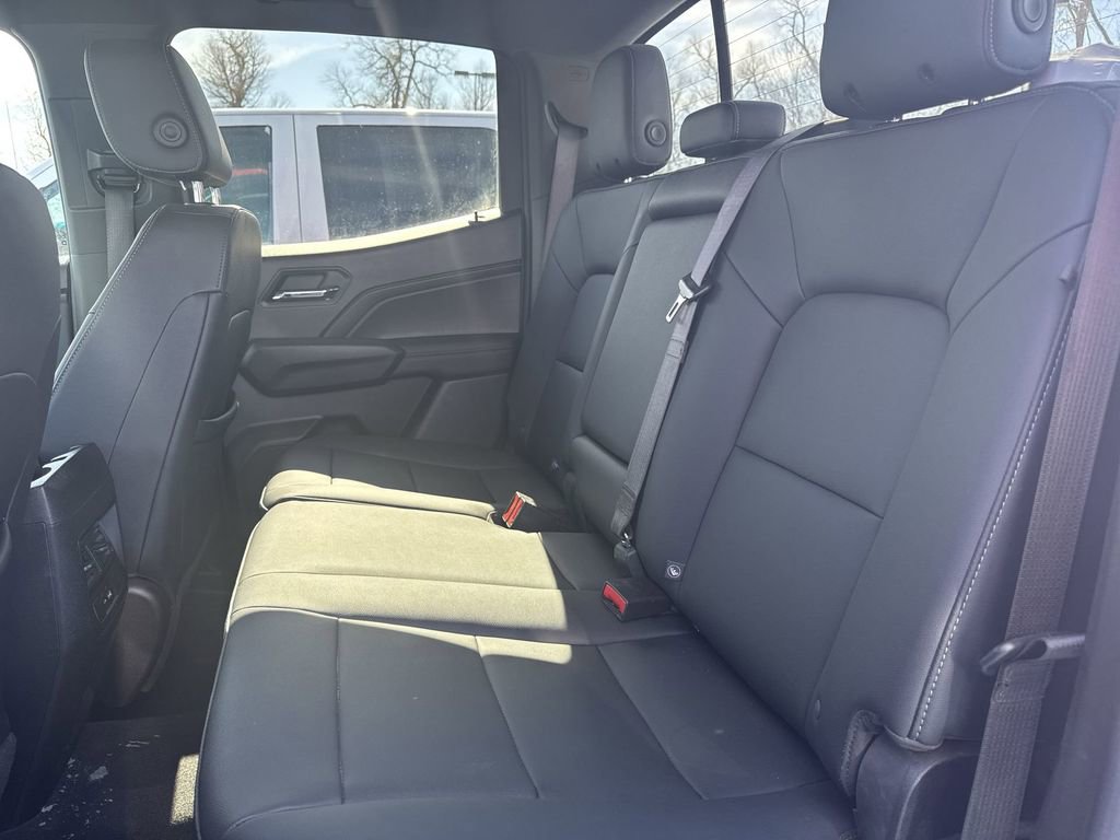 Used 2023 Chevrolet Colorado LT w/ LT Convenience Package III image 17