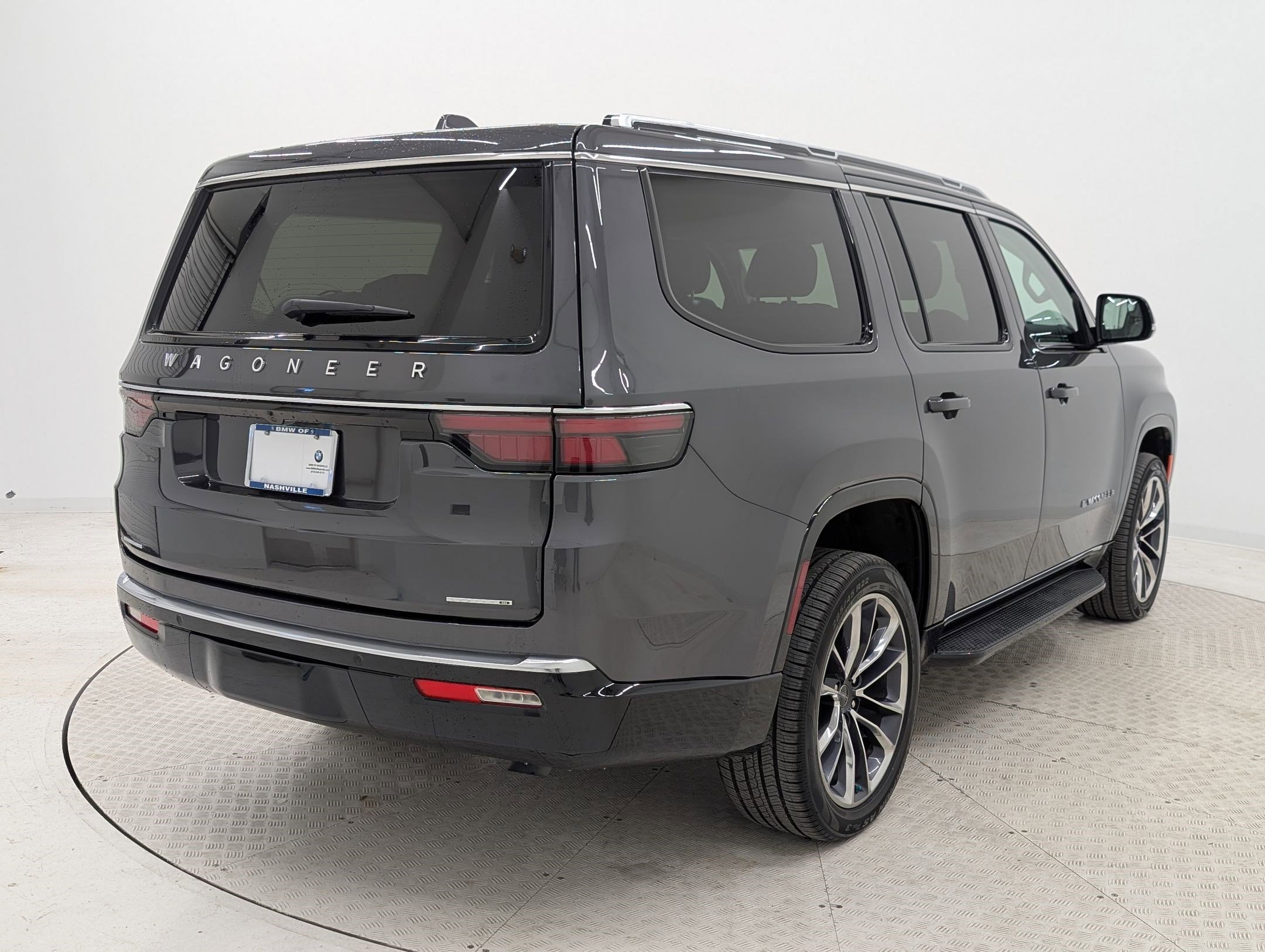 Used 2023 Jeep Wagoneer Series III w/ Preferred Equipment Group image 9