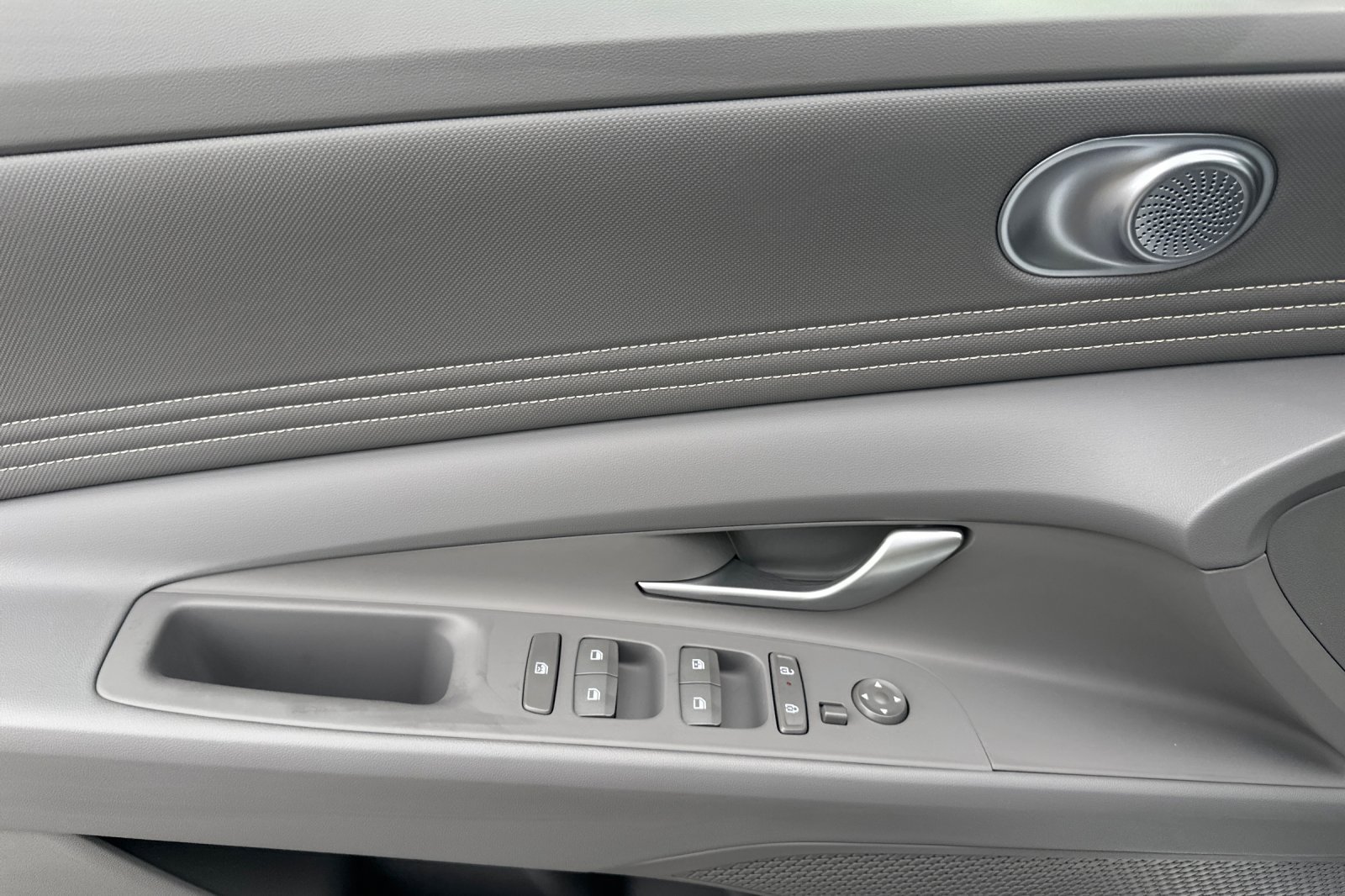 New 2026 Hyundai Elantra Sport FWD image 11
