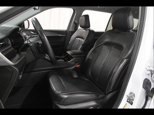 Used 2021 Jeep Grand Cherokee L Limited AWD/4WD image 5