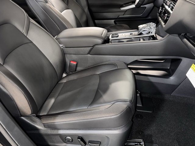 New 2025 Nissan Pathfinder SL image 9