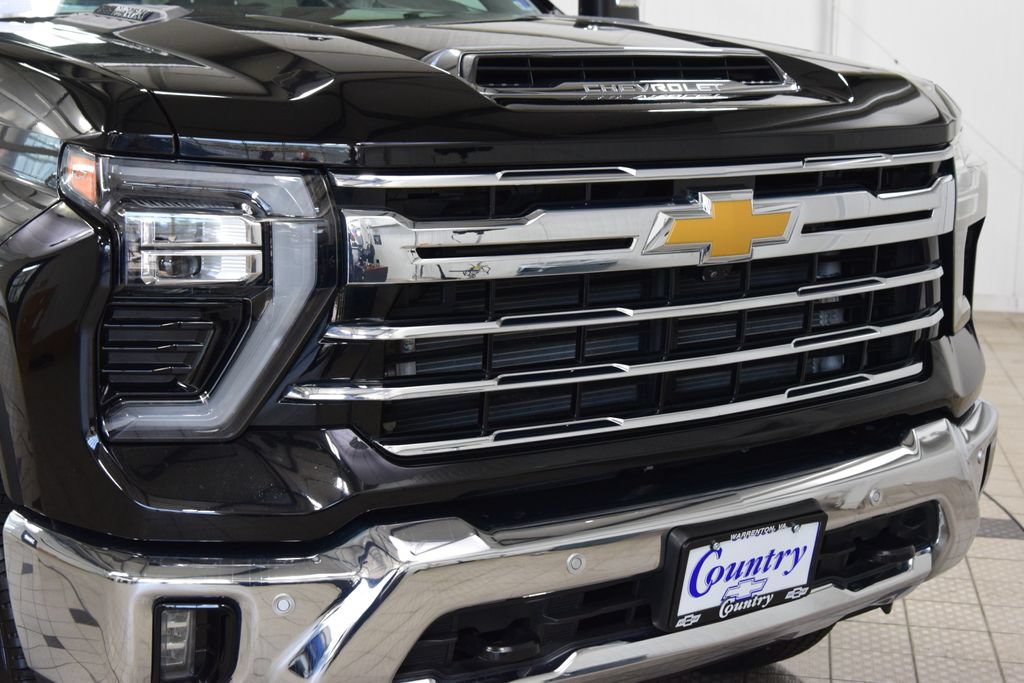 Used 2024 Chevrolet Silverado 2500 LTZ w/ LTZ Convenience Package AWD/4WD image 13