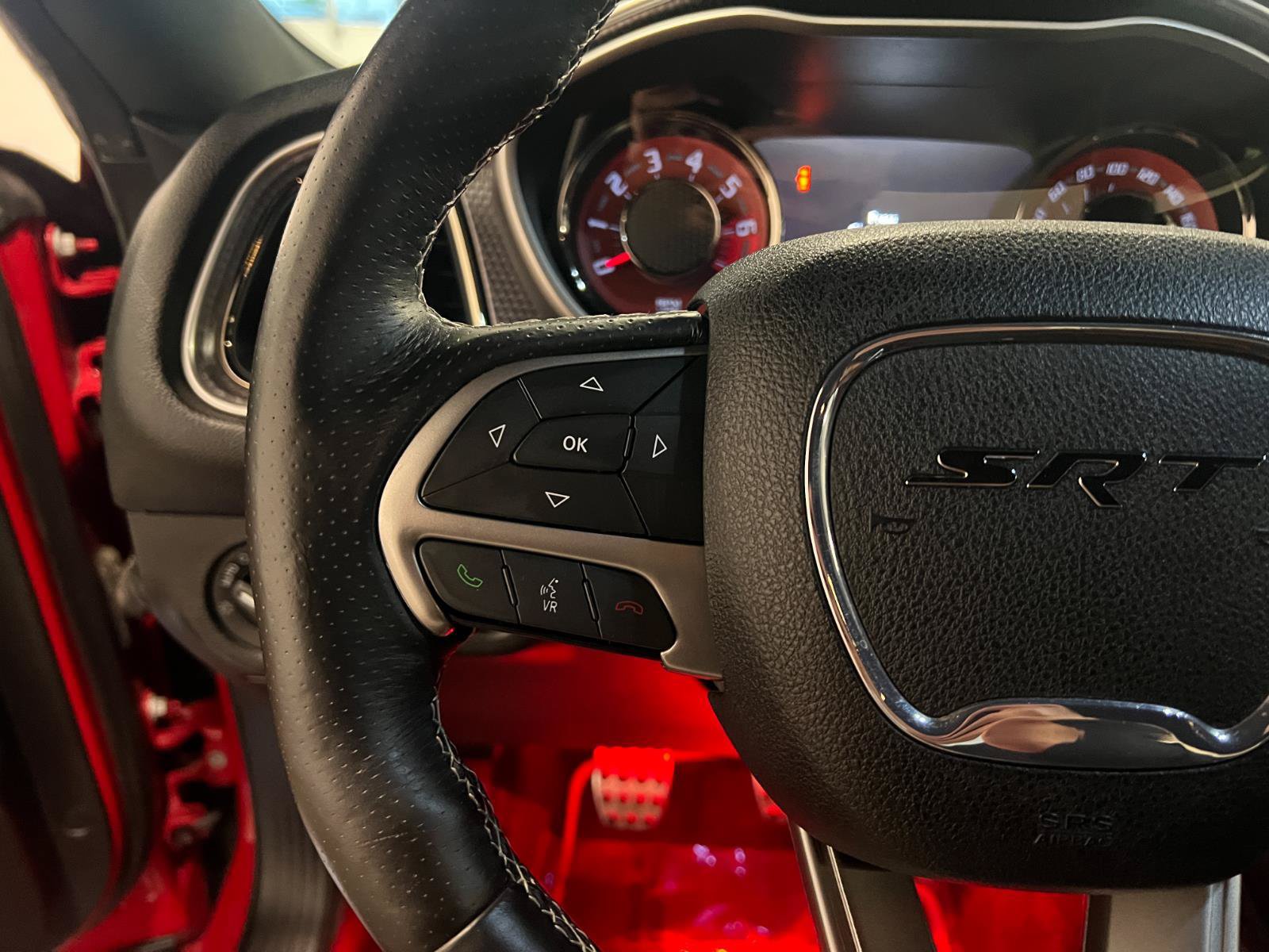 Used 2015 Dodge Challenger SRT Hellcat RWD image 13