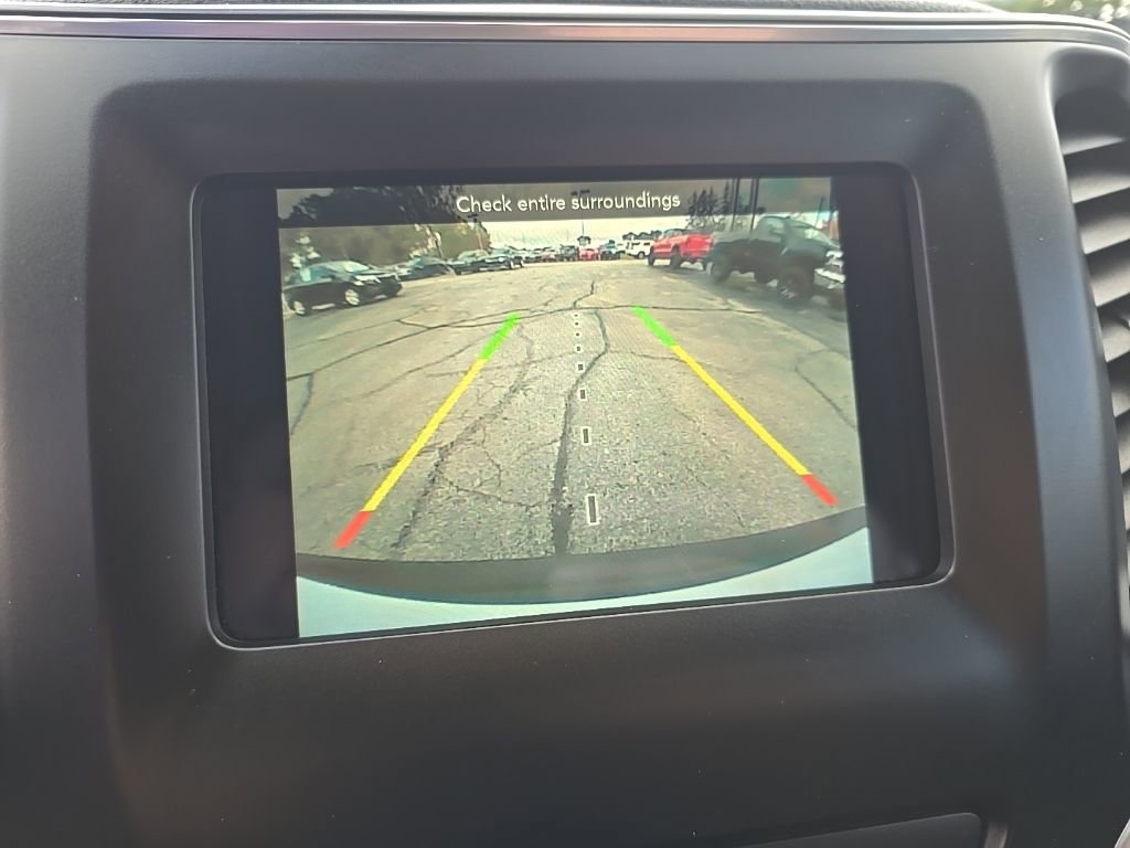 Used 2019 Jeep Cherokee Latitude w/ Cold Weather Group image 23