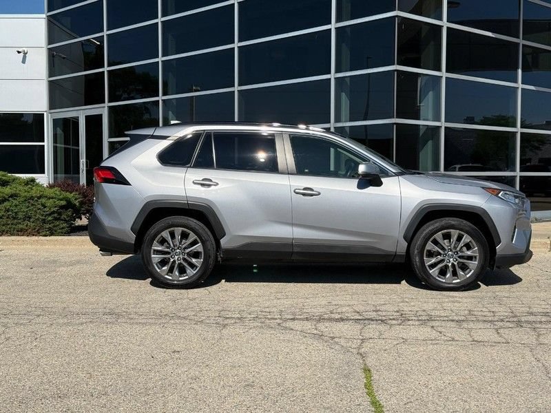 Used 2020 Toyota RAV4 XLE Premium AWD/4WD image 2