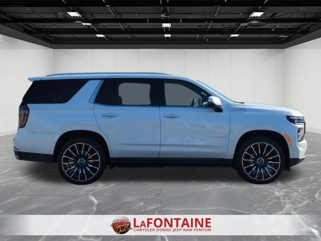 Used 2025 Chevrolet Tahoe High Country AWD/4WD image 6