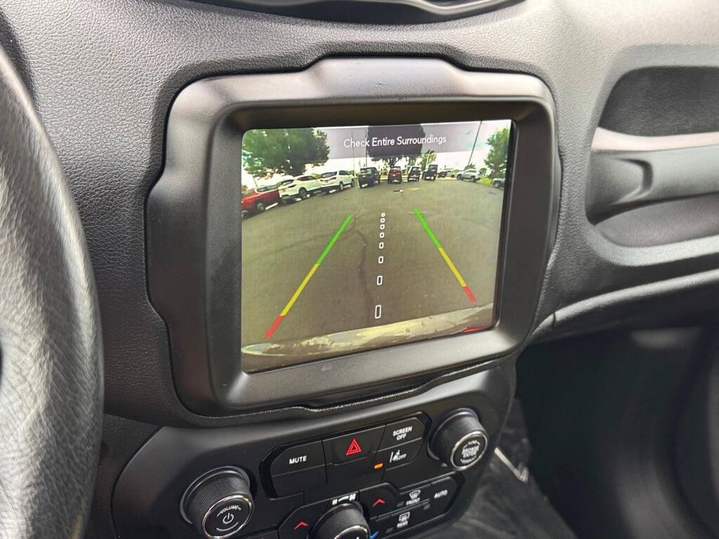 Used 2021 Jeep Renegade Trailhawk w/ Sun & Sound Group AWD/4WD image 18