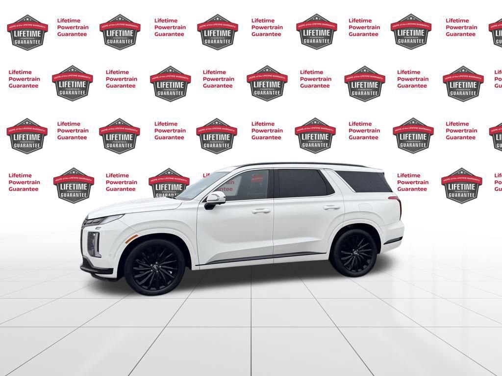 Used 2024 Hyundai Palisade Calligraphy image 2