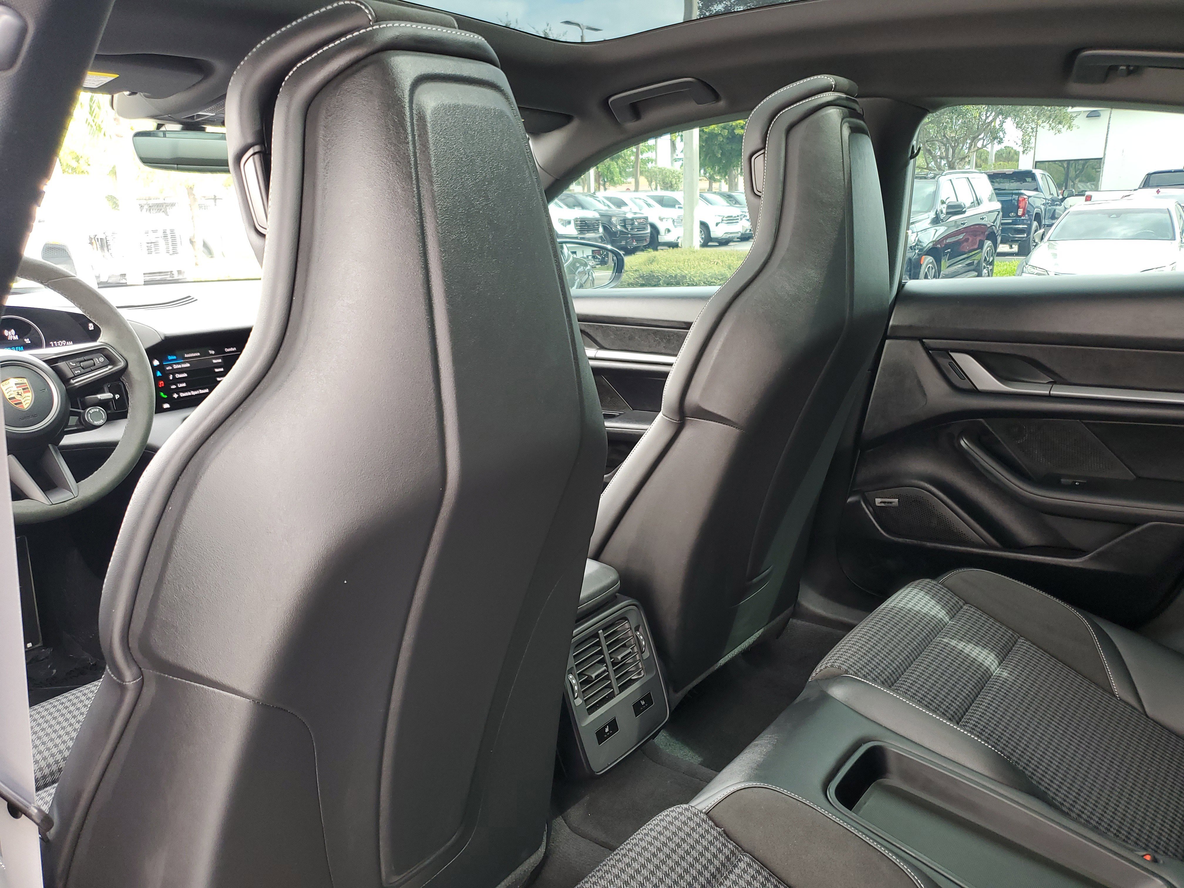 Used 2025 Porsche Taycan image 13