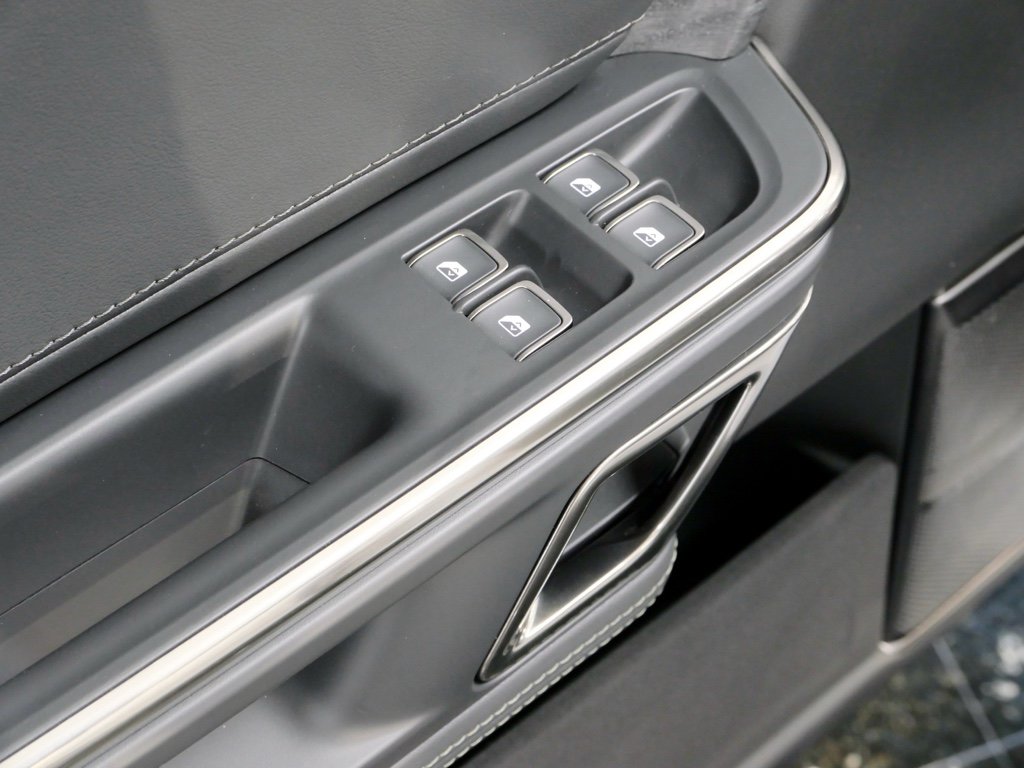 Used 2022 Rivian R1T Adventure image 7