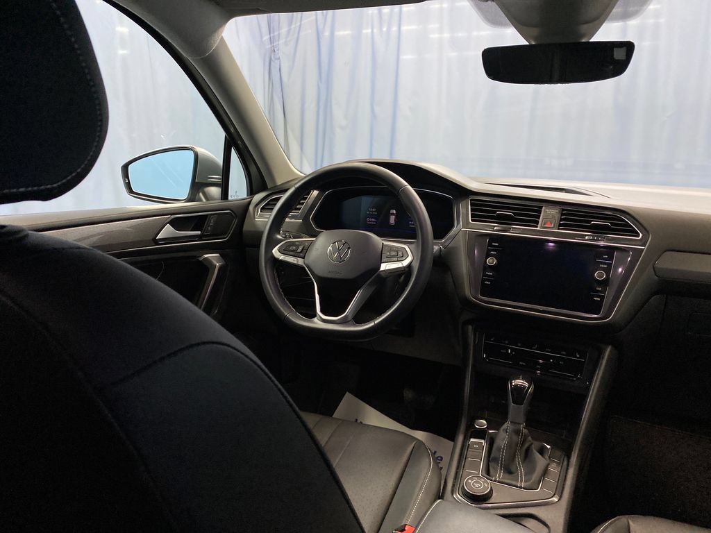 Used 2023 Volkswagen Tiguan SE AWD/4WD image 37